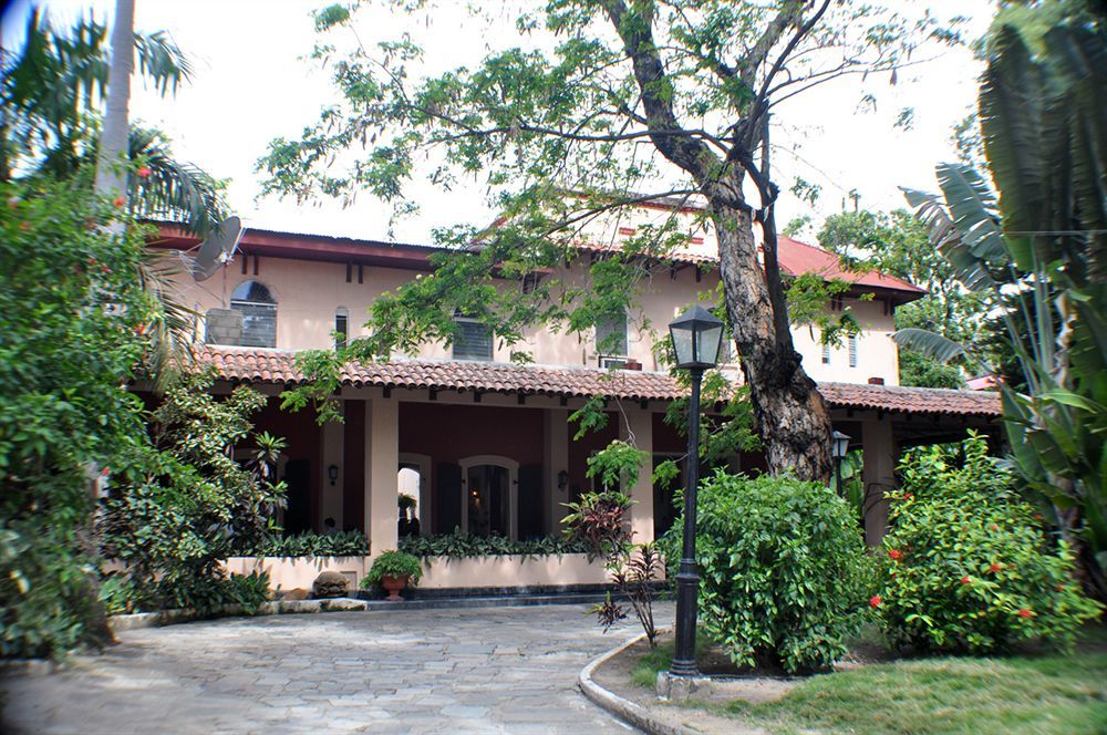 Hotel Du Roi Christophe Cap-Haïtien Buitenkant foto
