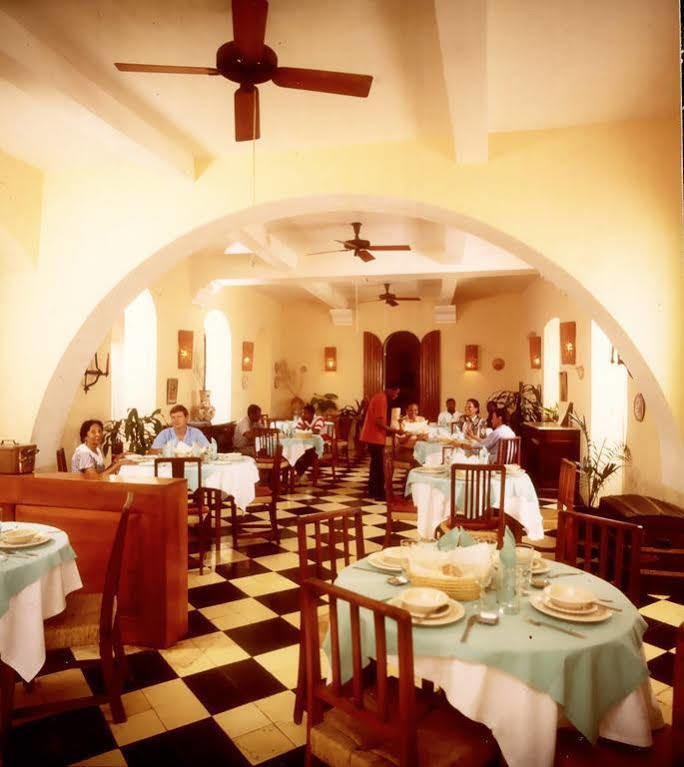 Hotel Du Roi Christophe Cap-Haïtien Buitenkant foto
